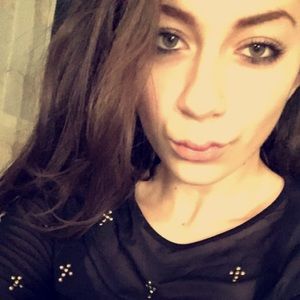 Meet your Posher, Essie